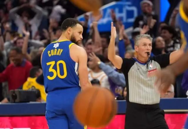 开云体育app下载-科尔赛后言论满是绝望 勇士如何能挽救赛季败局？