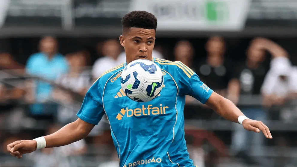 开云体育-多特即将签下17岁左后卫帕特雷斯，预计给克鲁塞罗超千万欧