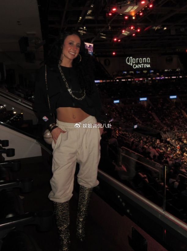 开云体育官方网-骑士新星妻子晒主场看球照！两人一周前领结婚证 娇妻清纯动人|NBA|克雷格-波特|犹他爵士队|克雷格·波特|克利夫兰骑士队_新浪体育_新浪新闻