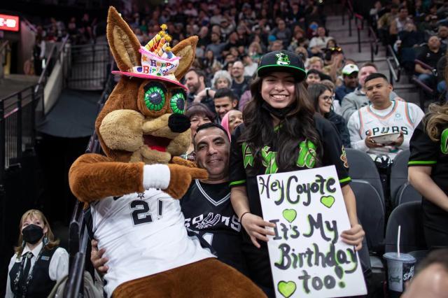 开云体育登录入口-【现场】小野狼生日夜不敌猛龙 波波破纪录仍需等待