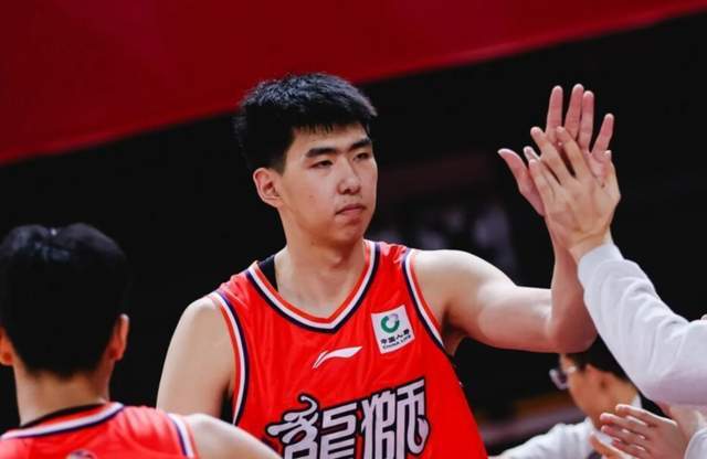 开云体育-10投狂砍24分14板！广东男篮弃将打成本土第一中锋，感谢杜锋成全
