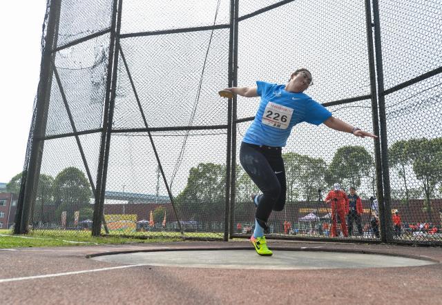 开云体育登录入口-女子铁饼仅一人晋级 山东姑娘冯彬出局后流泪不甘